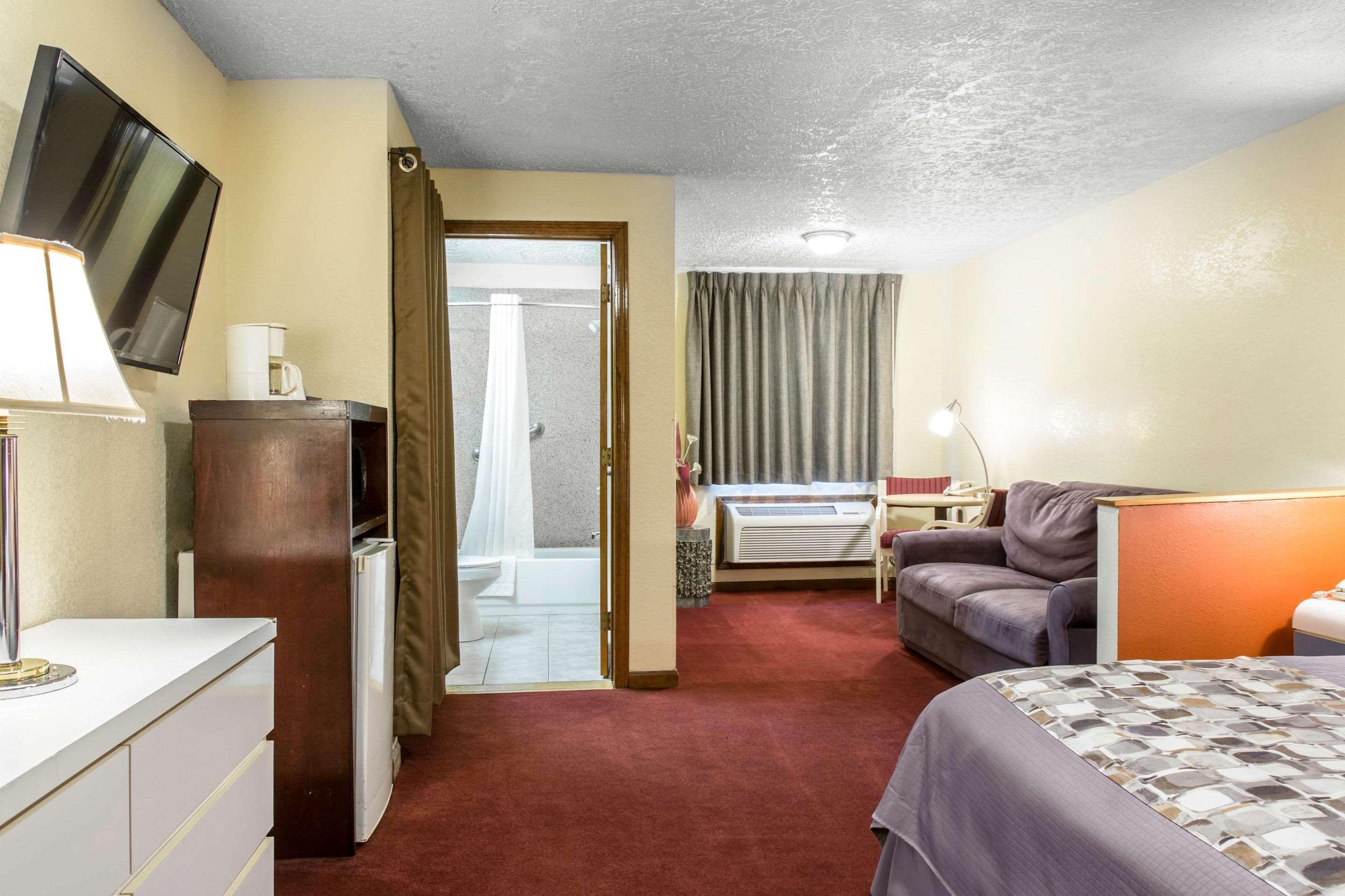 Rodeway Inn & Suites Branford - Guilford Kültér fotó